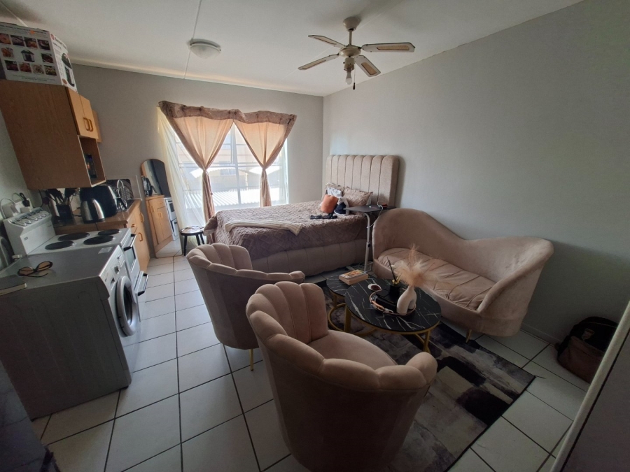 1 Bedroom Property for Sale in Kannoniers Park North West